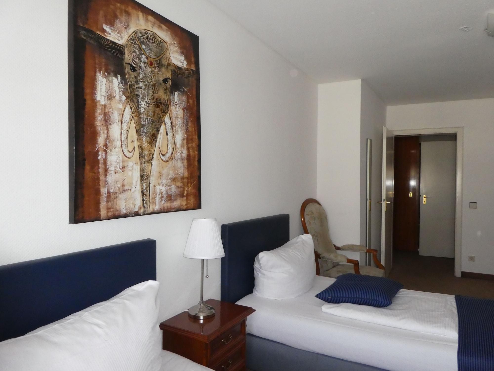 Hotel Terminus デュッセルドルフ エクステリア 写真
