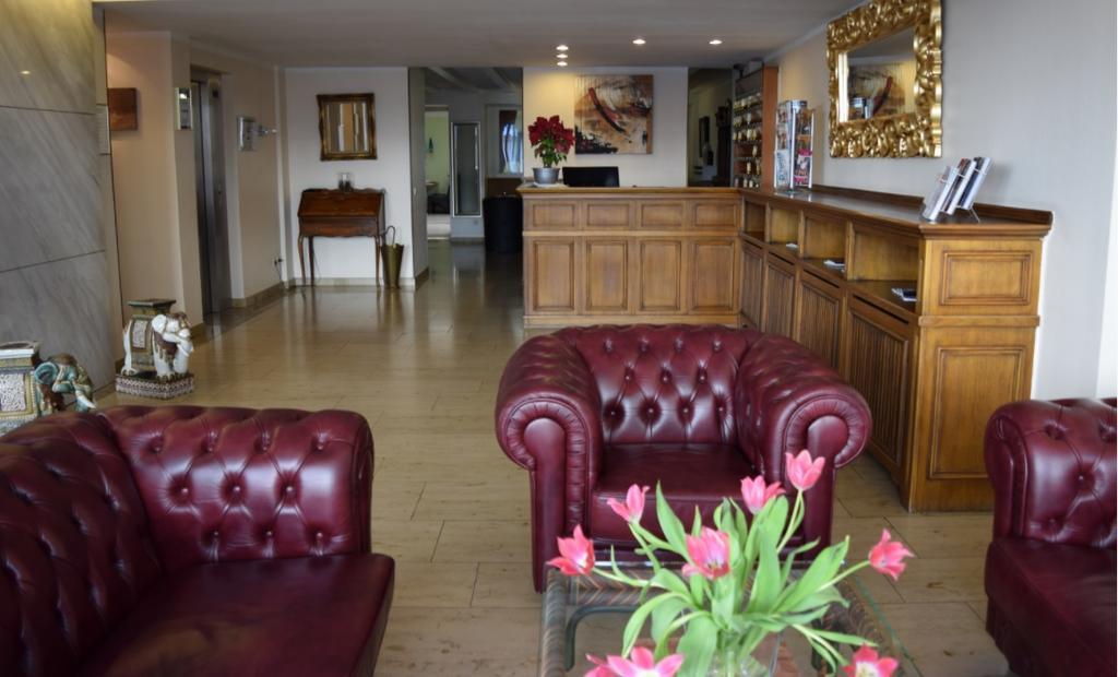 Hotel Terminus デュッセルドルフ エクステリア 写真